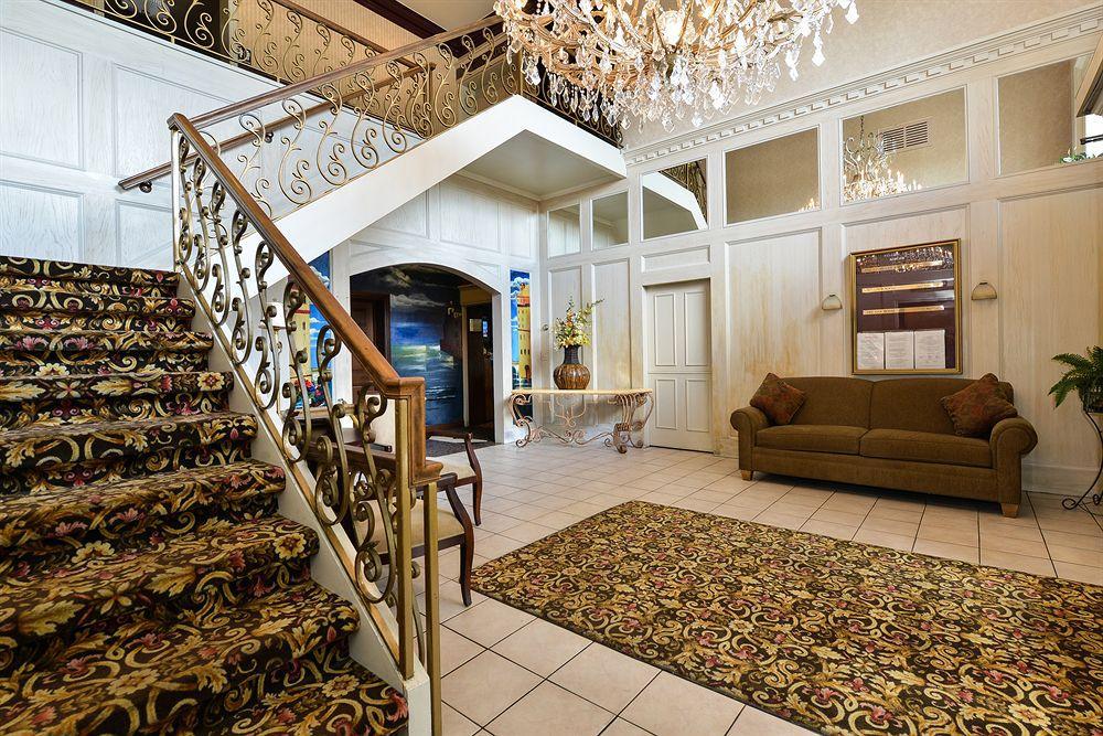 Days Inn & Suites By Wyndham Roseville/Detroit Area Екстер'єр фото