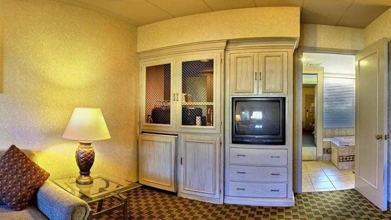 Days Inn & Suites By Wyndham Roseville/Detroit Area Екстер'єр фото