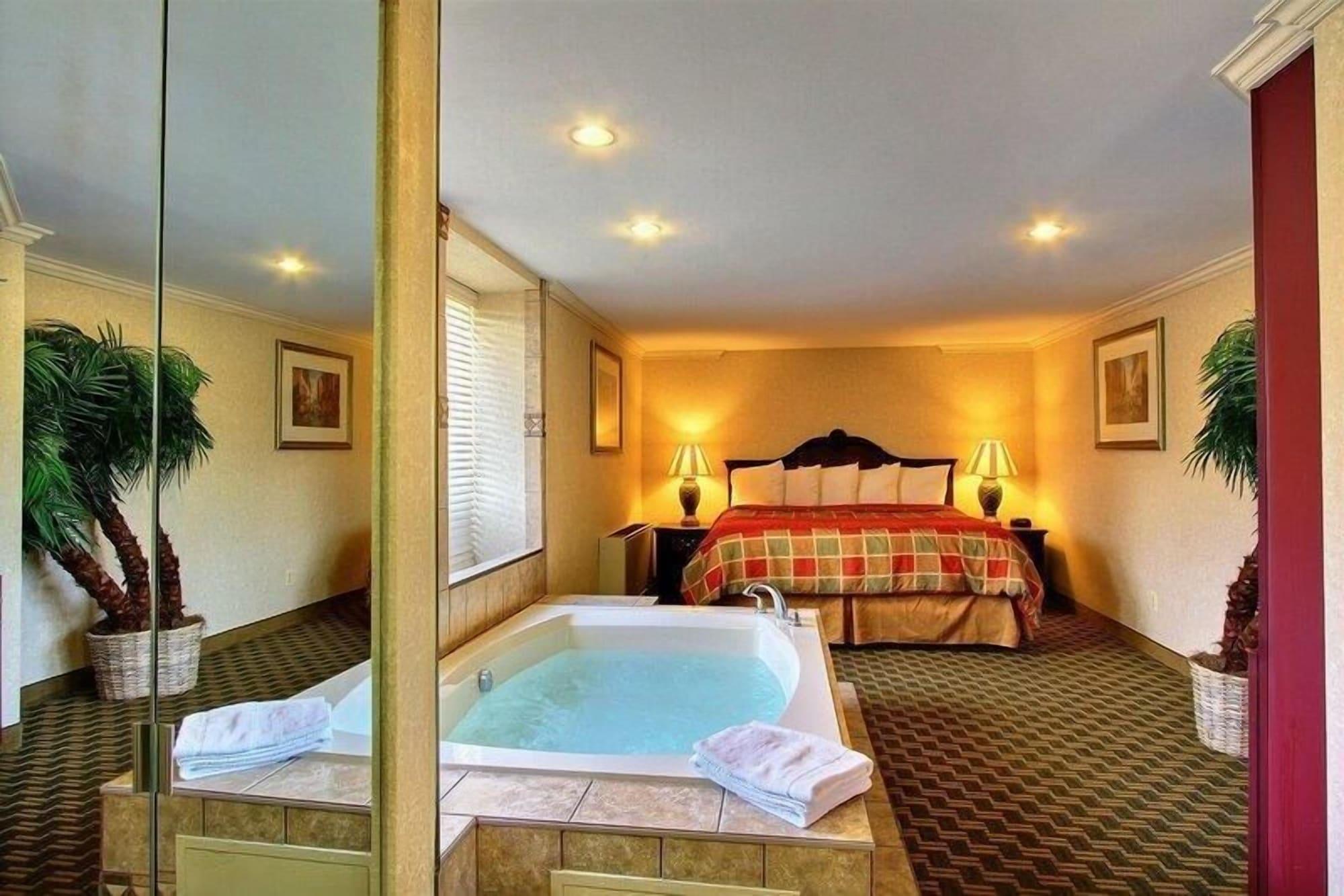 Days Inn & Suites By Wyndham Roseville/Detroit Area Номер фото