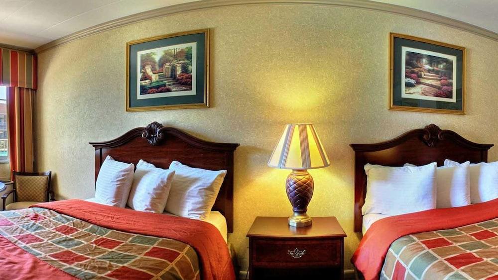 Days Inn & Suites By Wyndham Roseville/Detroit Area Екстер'єр фото