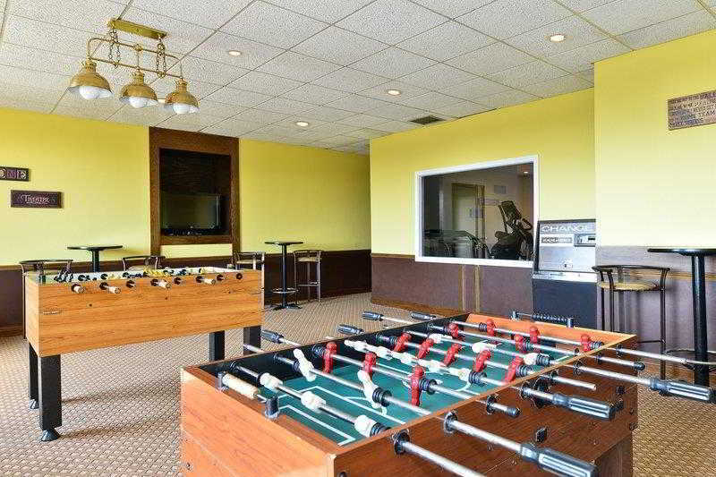 Days Inn & Suites By Wyndham Roseville/Detroit Area Екстер'єр фото